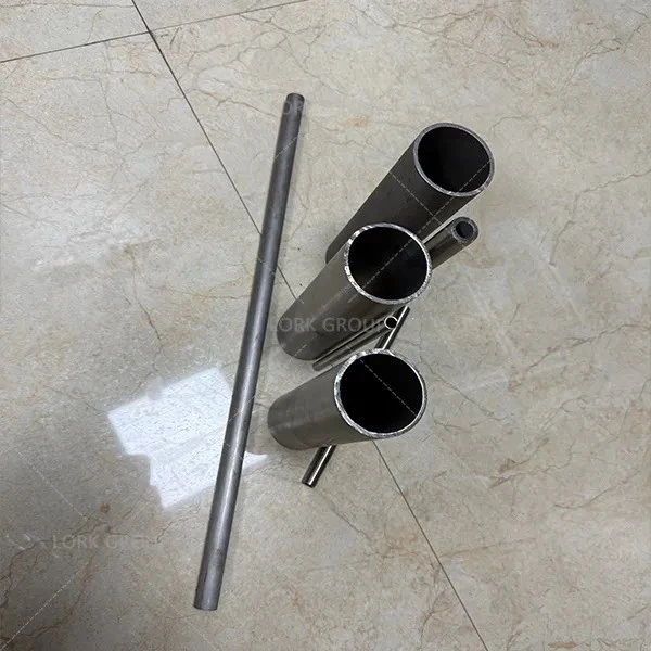 Inconel-601-Nickel-Alloy-Pipe-_UNS-N06601_-side
